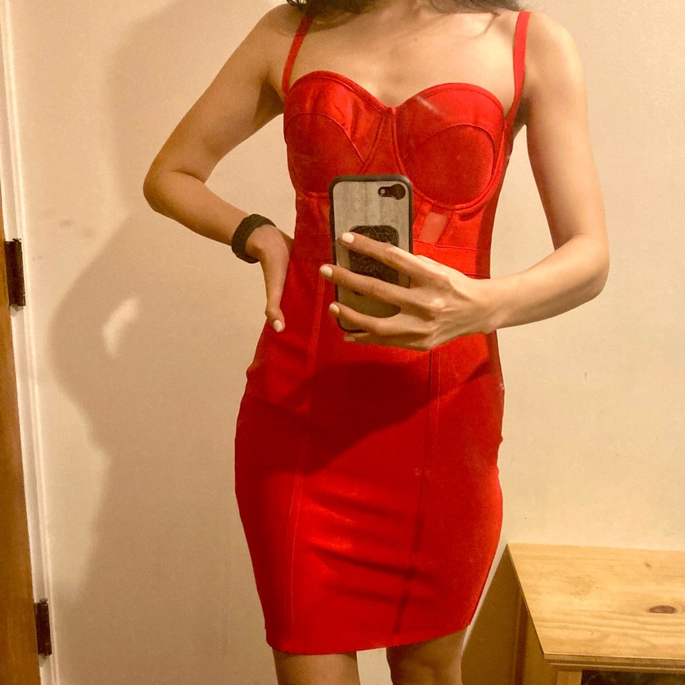 ✨ Bebe Spaghetti Dress